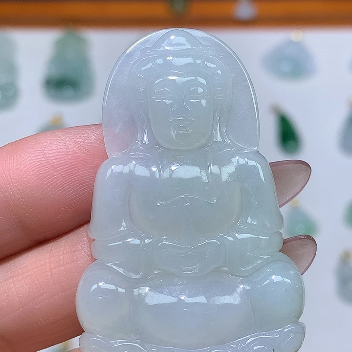 翡翠未镶嵌颈饰观音