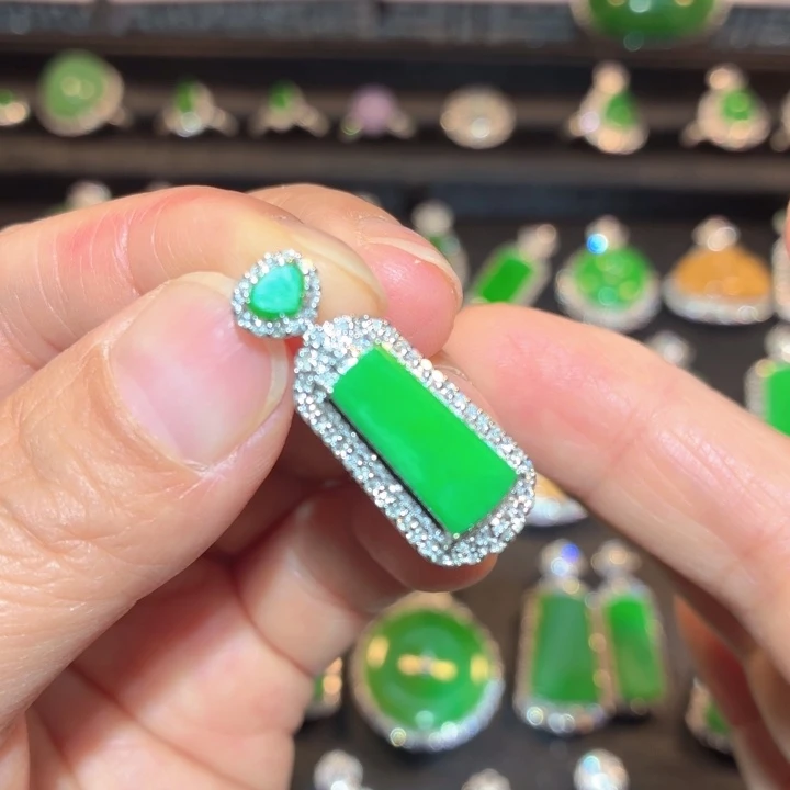 翡翠18K金镶嵌吊坠(不含链)翡翠