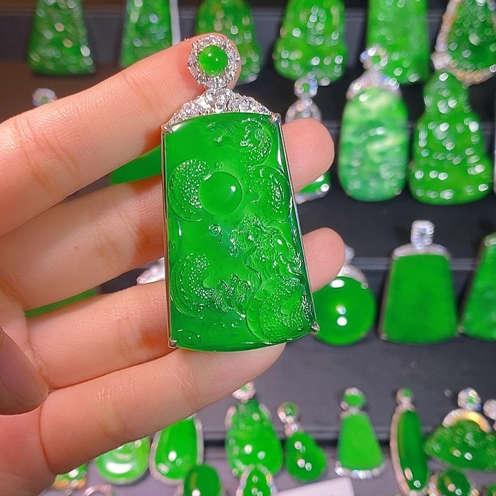 翡翠银S925镶嵌颈饰是