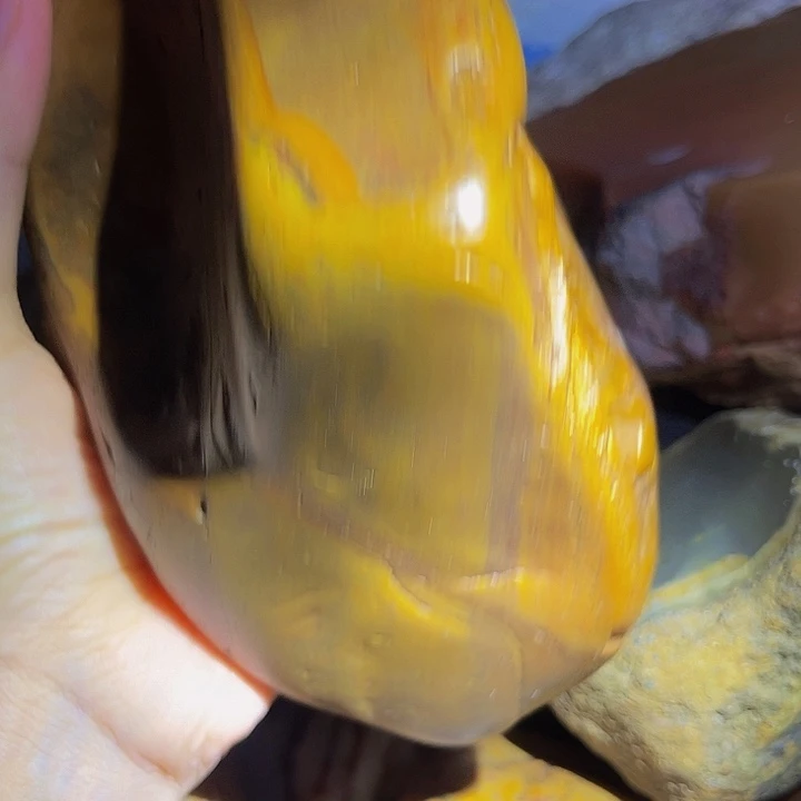 各***收老挝石黄蜡石传说