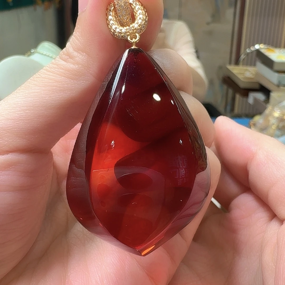 琥珀未镶嵌颈饰吊坠