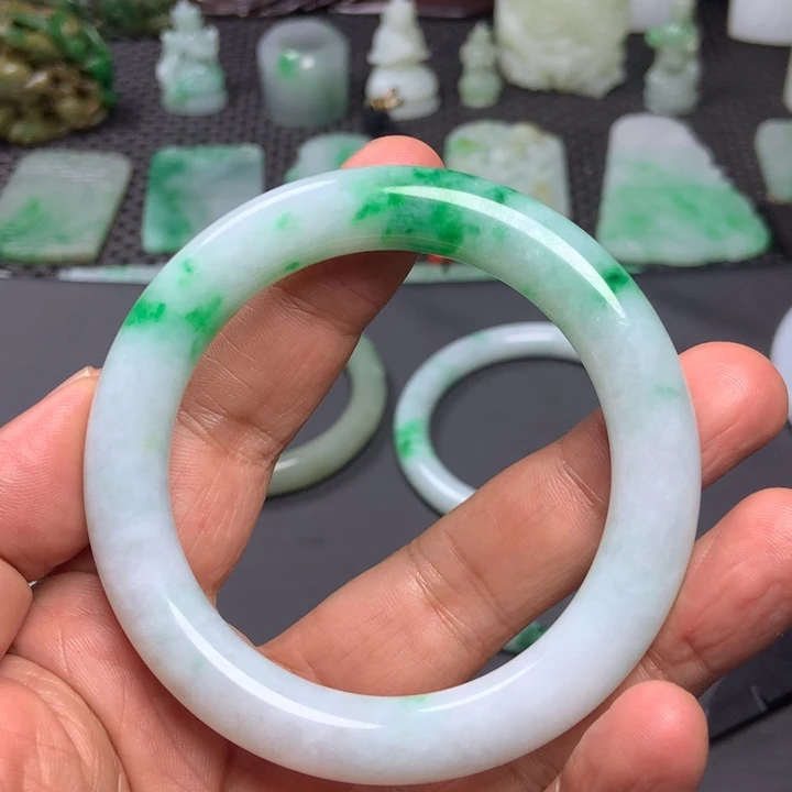 米***朵翡翠挂件未镶嵌……