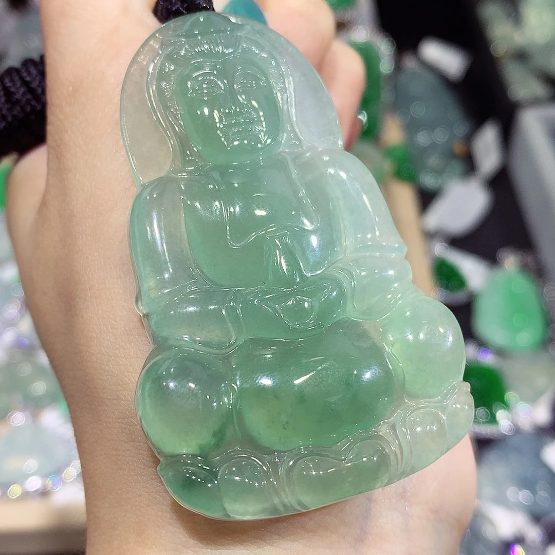 翡翠18K金镶嵌颈饰观音