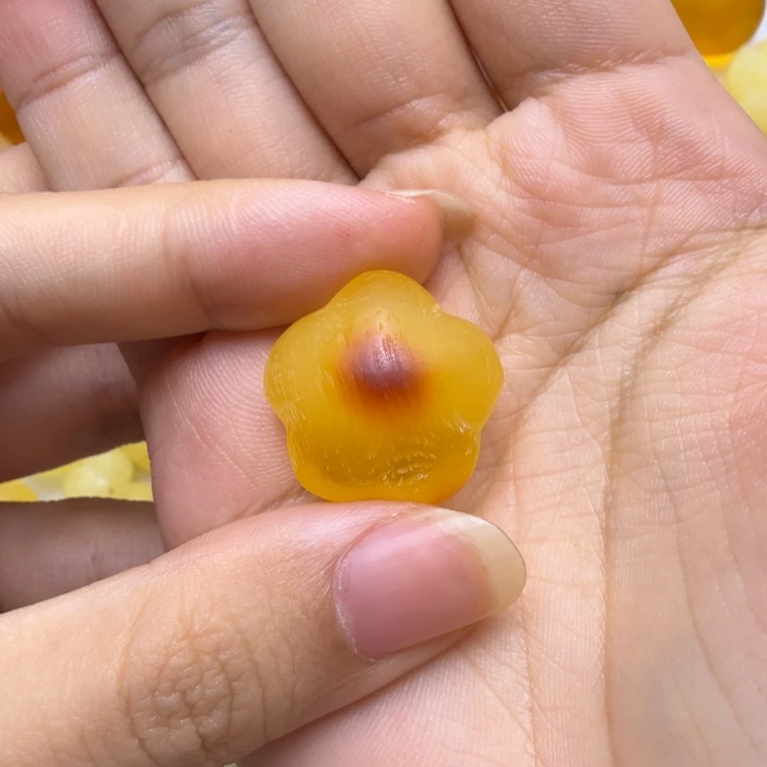 蜜蜡未镶嵌珠宝奇石