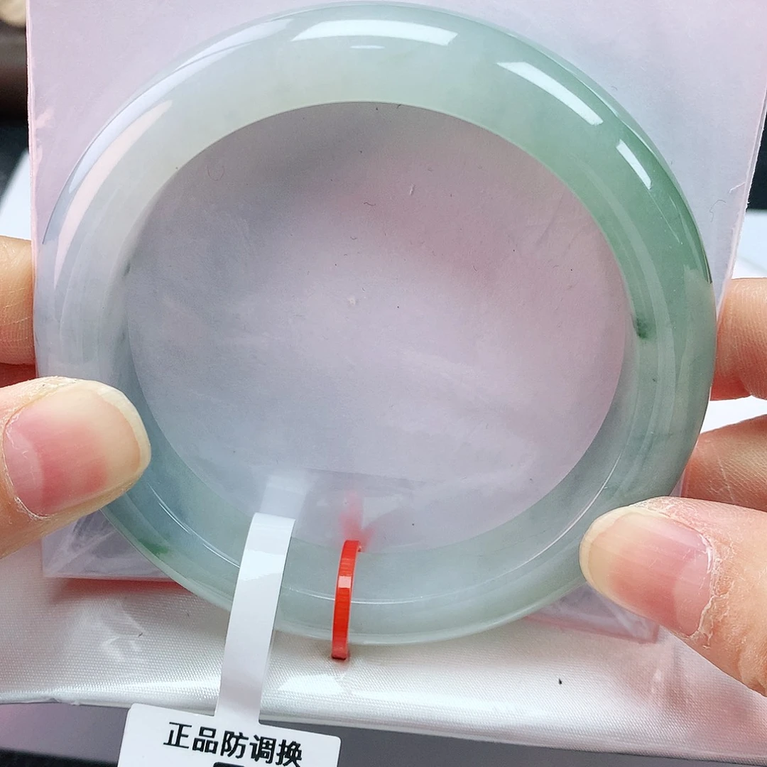 翡翠手镯未镶嵌59圈