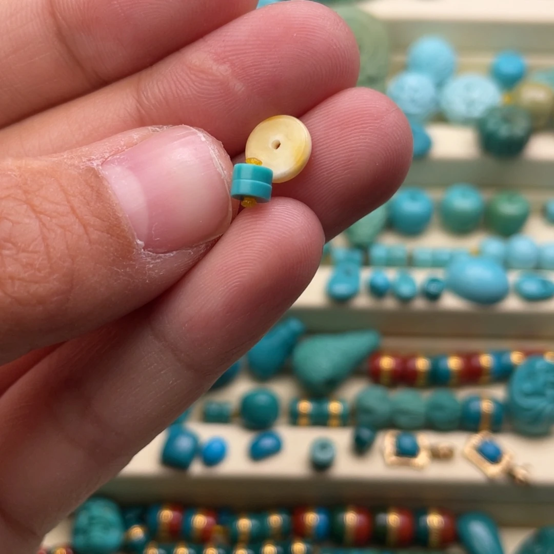 蜜蜡裸石未镶嵌中**青隔片