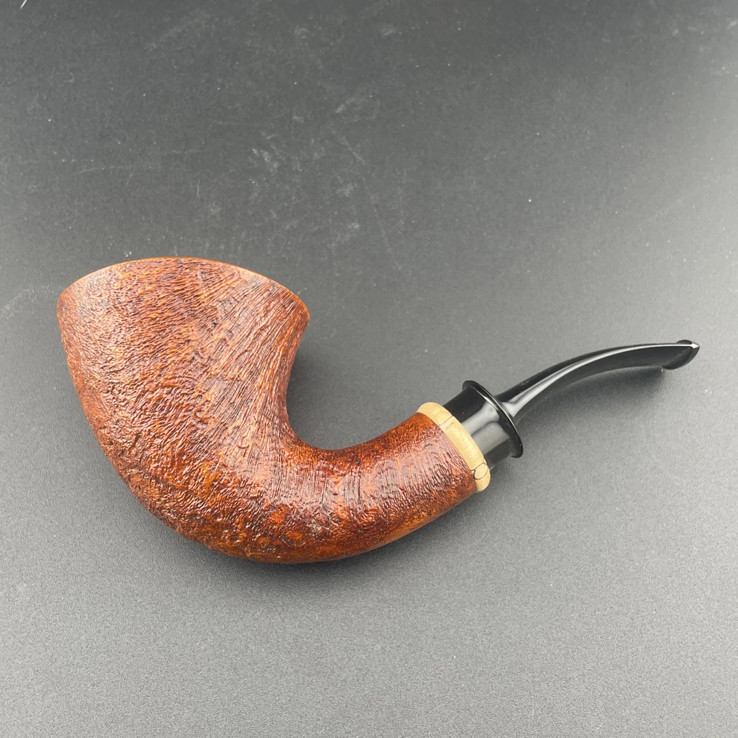 A棕色喷砂斗口光面石楠木小弯号角（18*45）