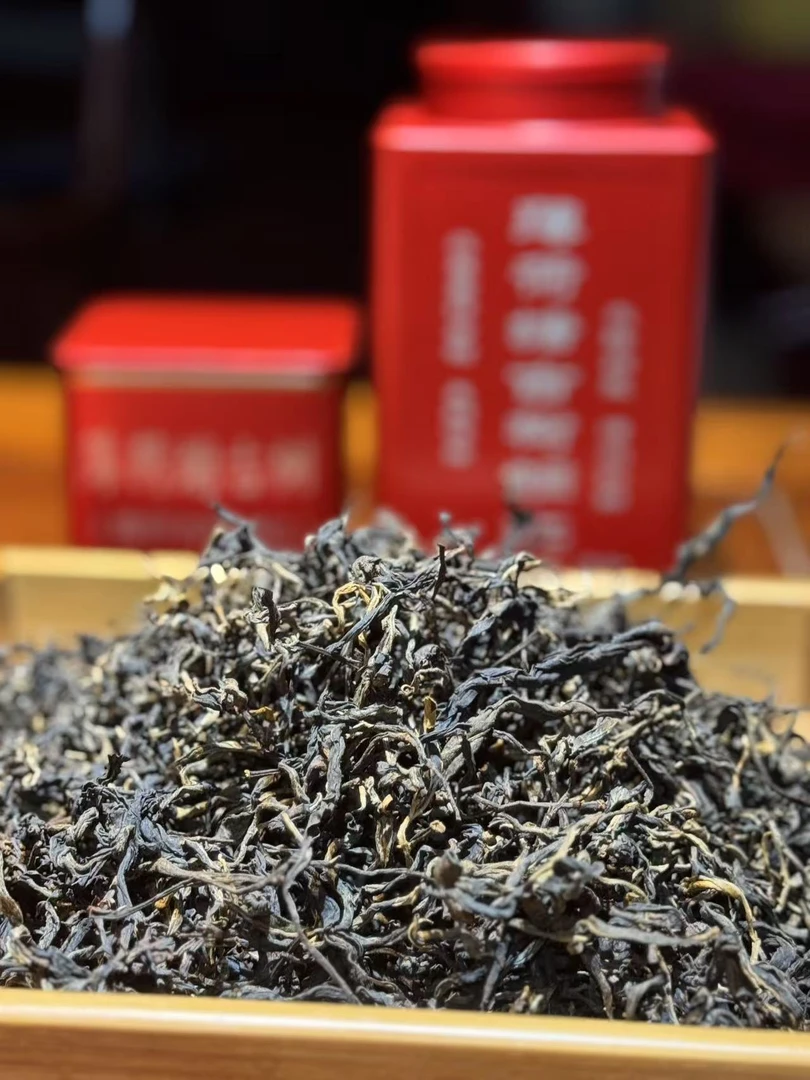 薄荷塘高杆古树晒红铁盒装