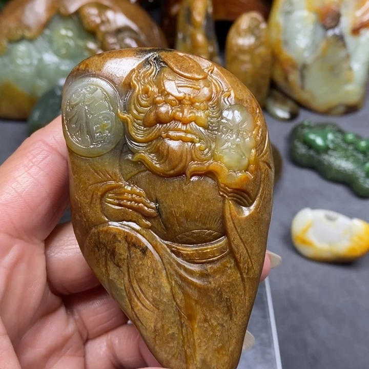 和田玉未镶嵌把件