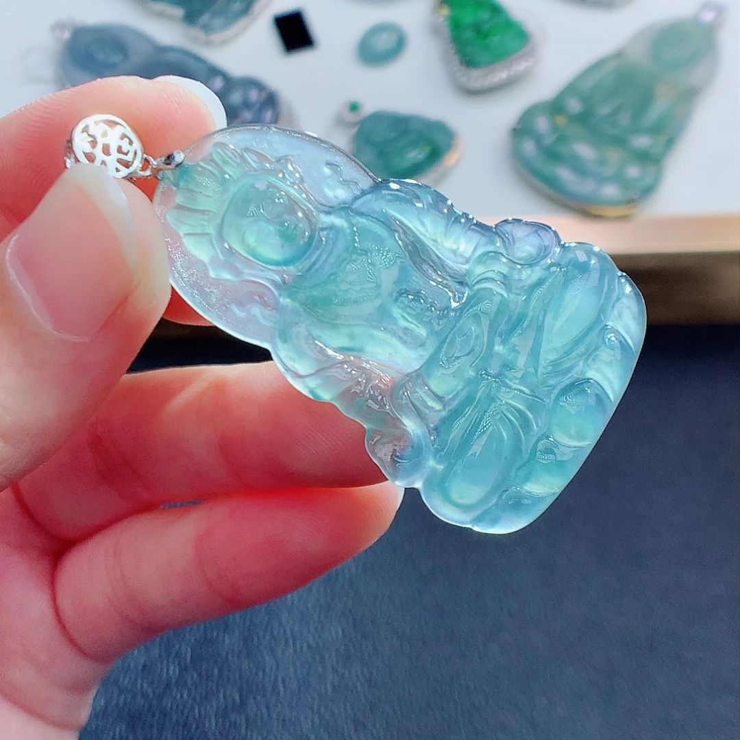 翡翠颈饰未镶嵌翡翠