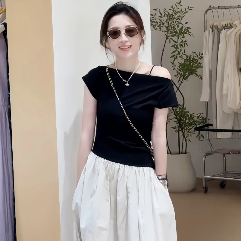 法式黑色斜肩短袖t恤女2025新款夏季设计感小众修身显瘦露肩上衣