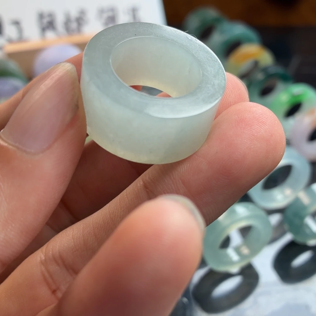 定制翡翠未镶嵌戒指