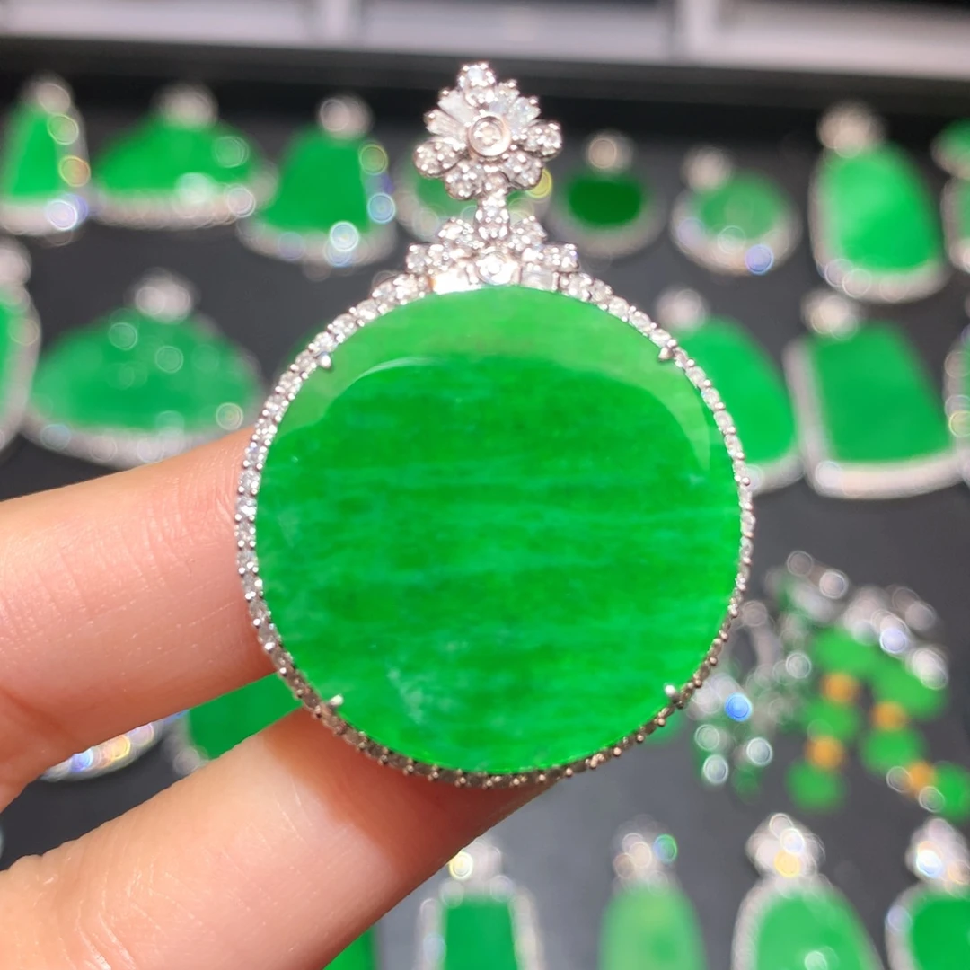 翡翠颈饰18K金镶嵌翡翠