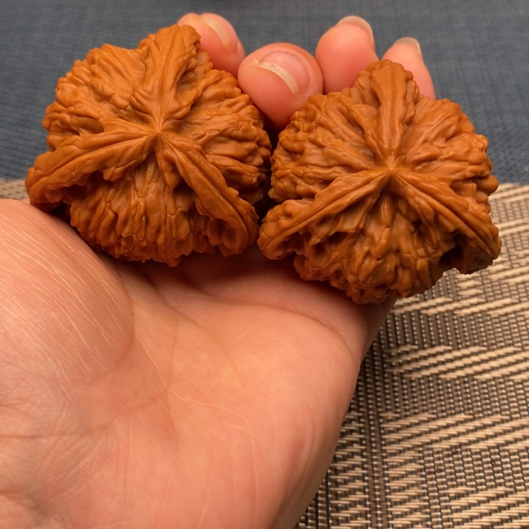 盈***文玩核桃吊坠三棱