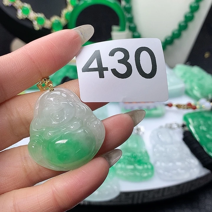 翡翠吊坠(赠链)未镶嵌