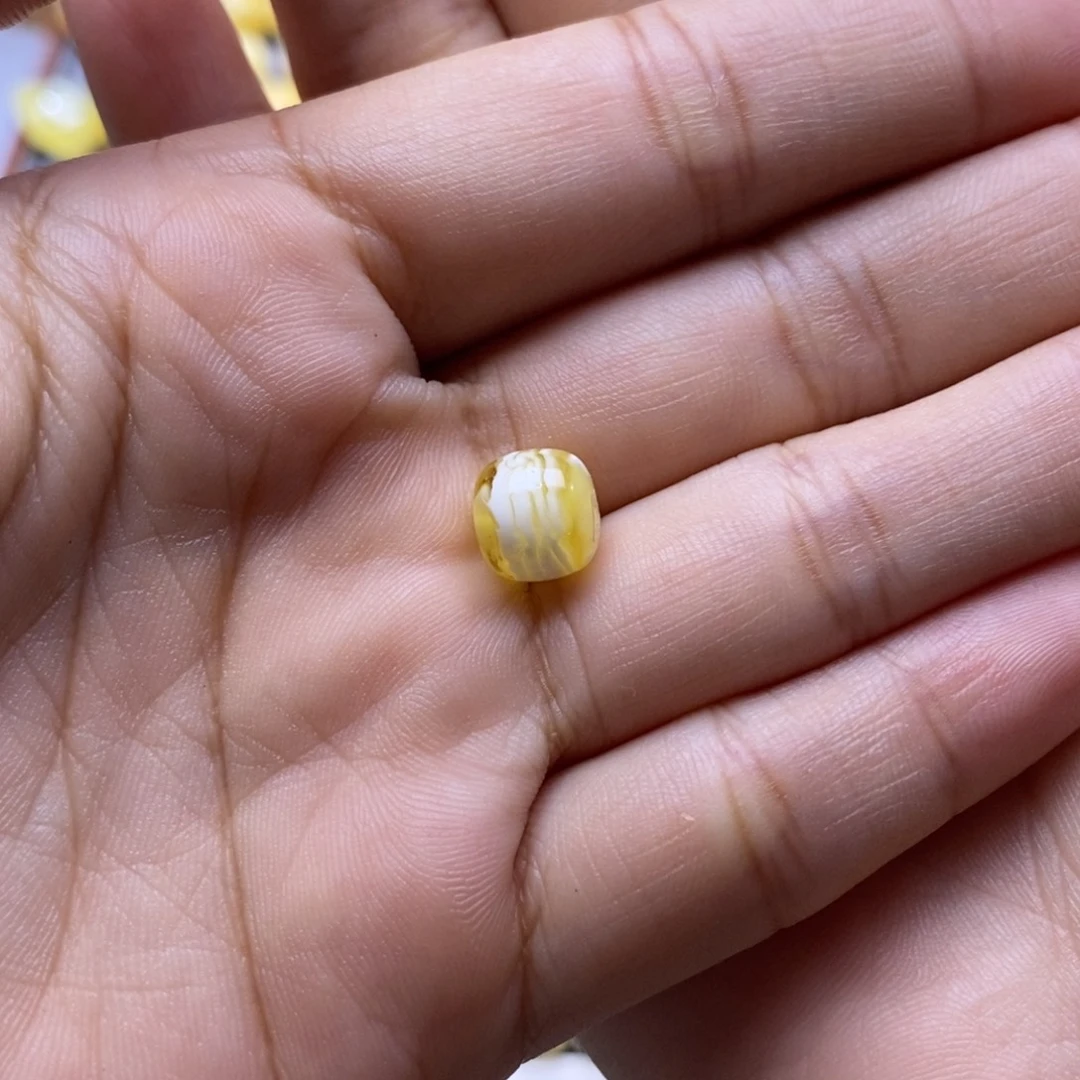 琥珀未镶嵌珠宝奇石小*仔