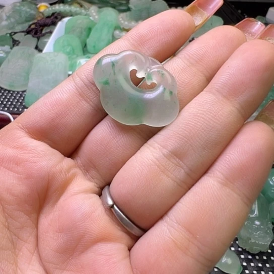 石英质玉（非洲翠）合金颈饰