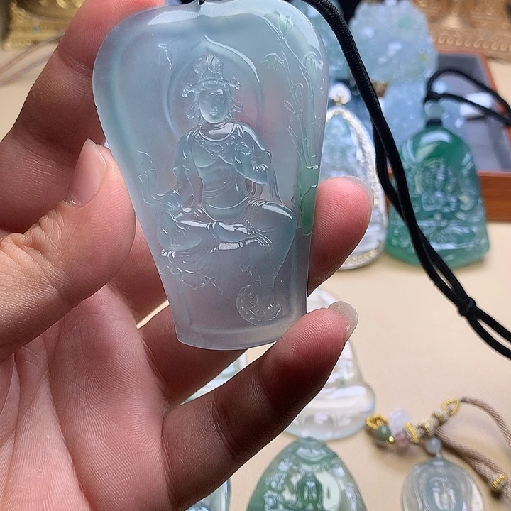 翡翠未镶嵌颈饰翡翠观音