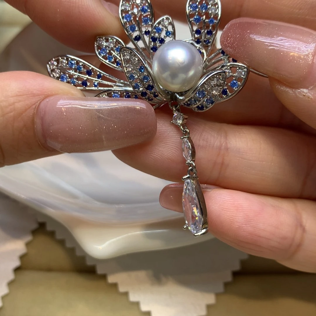 未镶嵌胸饰海水珍珠