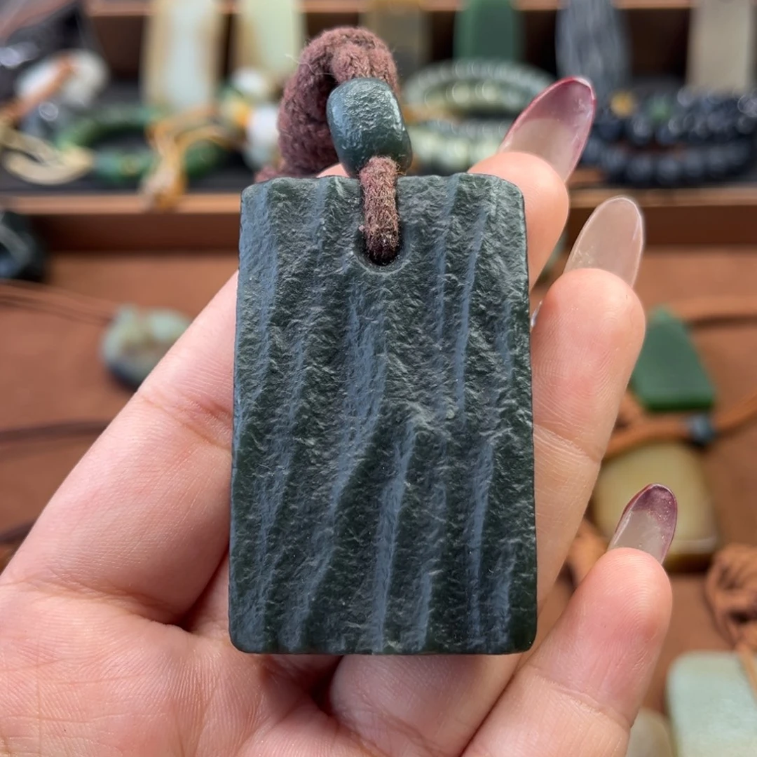 和田玉颈饰未镶嵌天****！