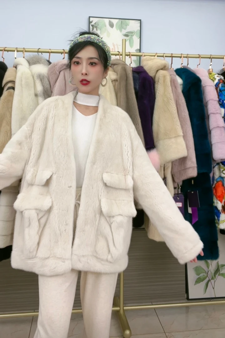 珍珠色宽松大版型v领貂皮大衣女士皮草外套