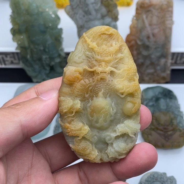 未镶嵌定制翡翠九龙牌