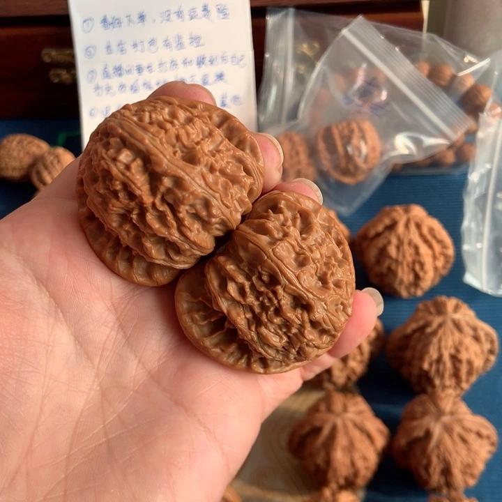 文玩核桃吊坠精修三角白45尺