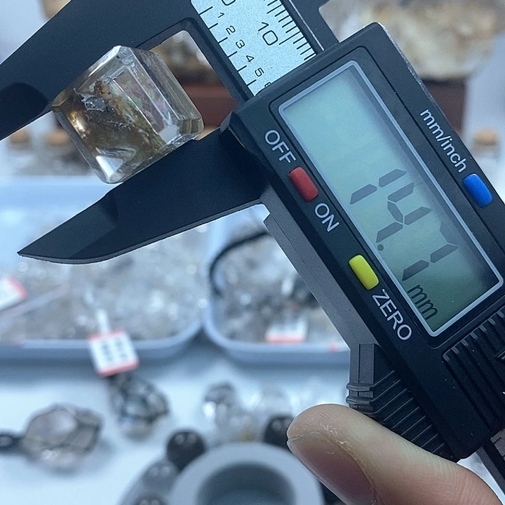 水晶颈饰未镶嵌强光彩虹魔方