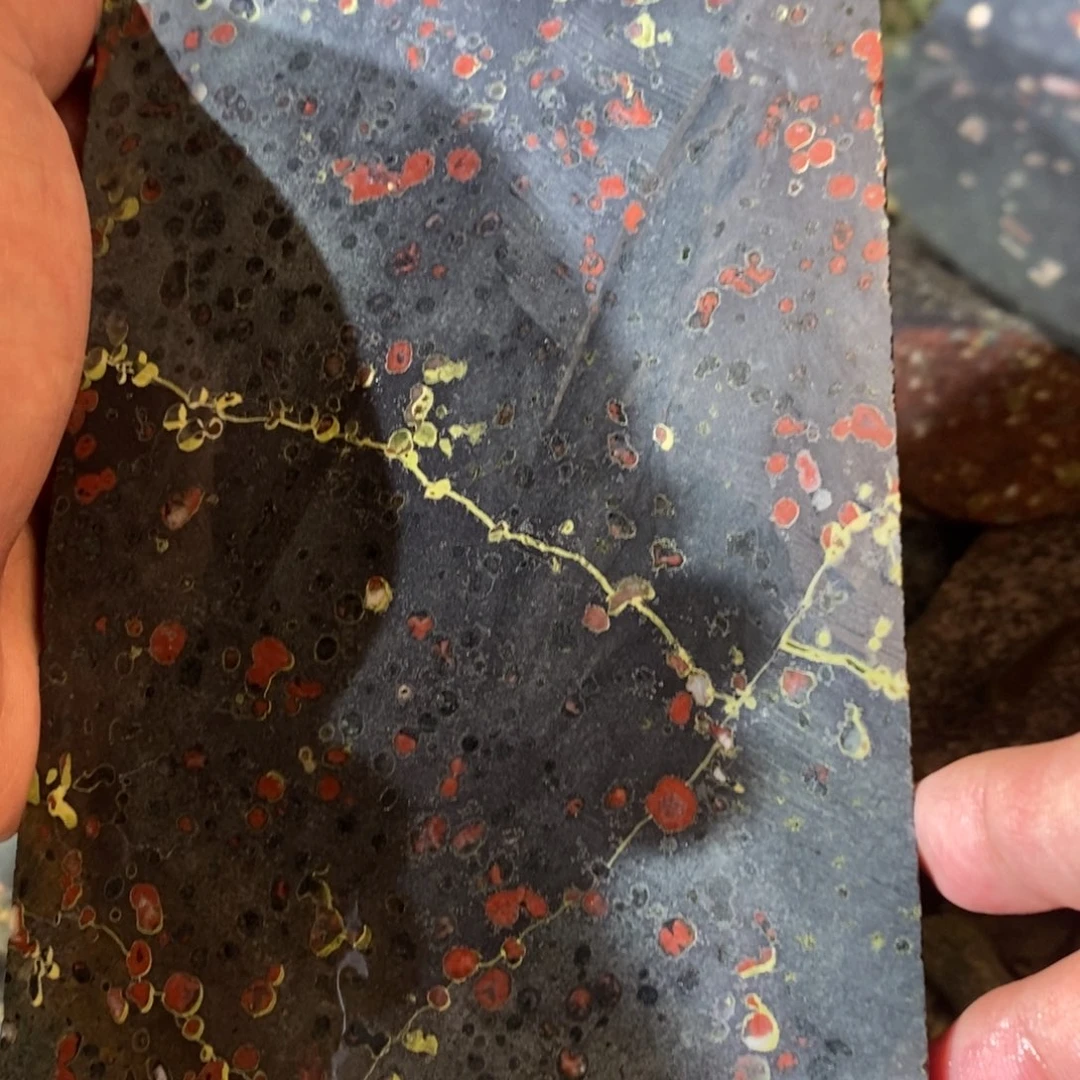 安山玉原石切拓片