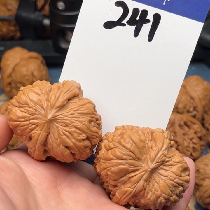文玩核桃吊坠闷墩 38全品 241