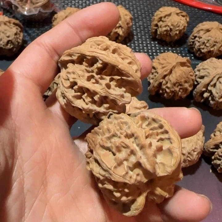 摩***咔文玩核桃把件苹果园