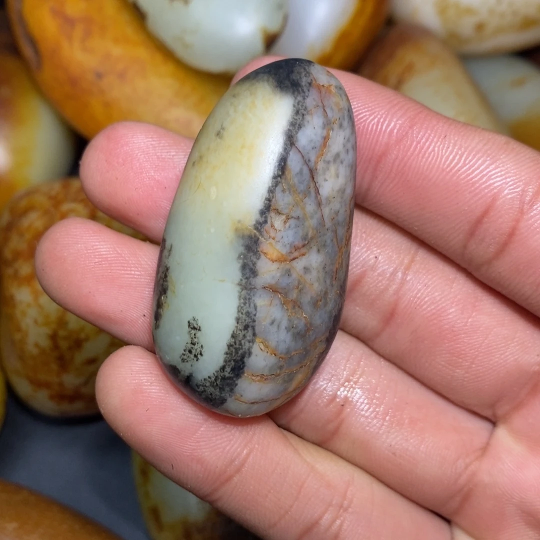 和田玉未镶嵌珠宝奇石