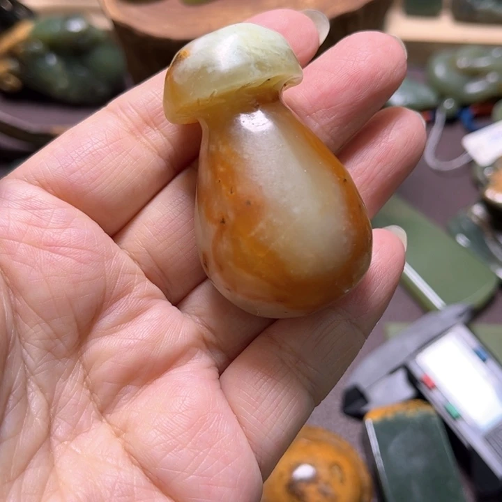 未镶嵌岫岩河磨玉（透闪石质玉）手绳椰*