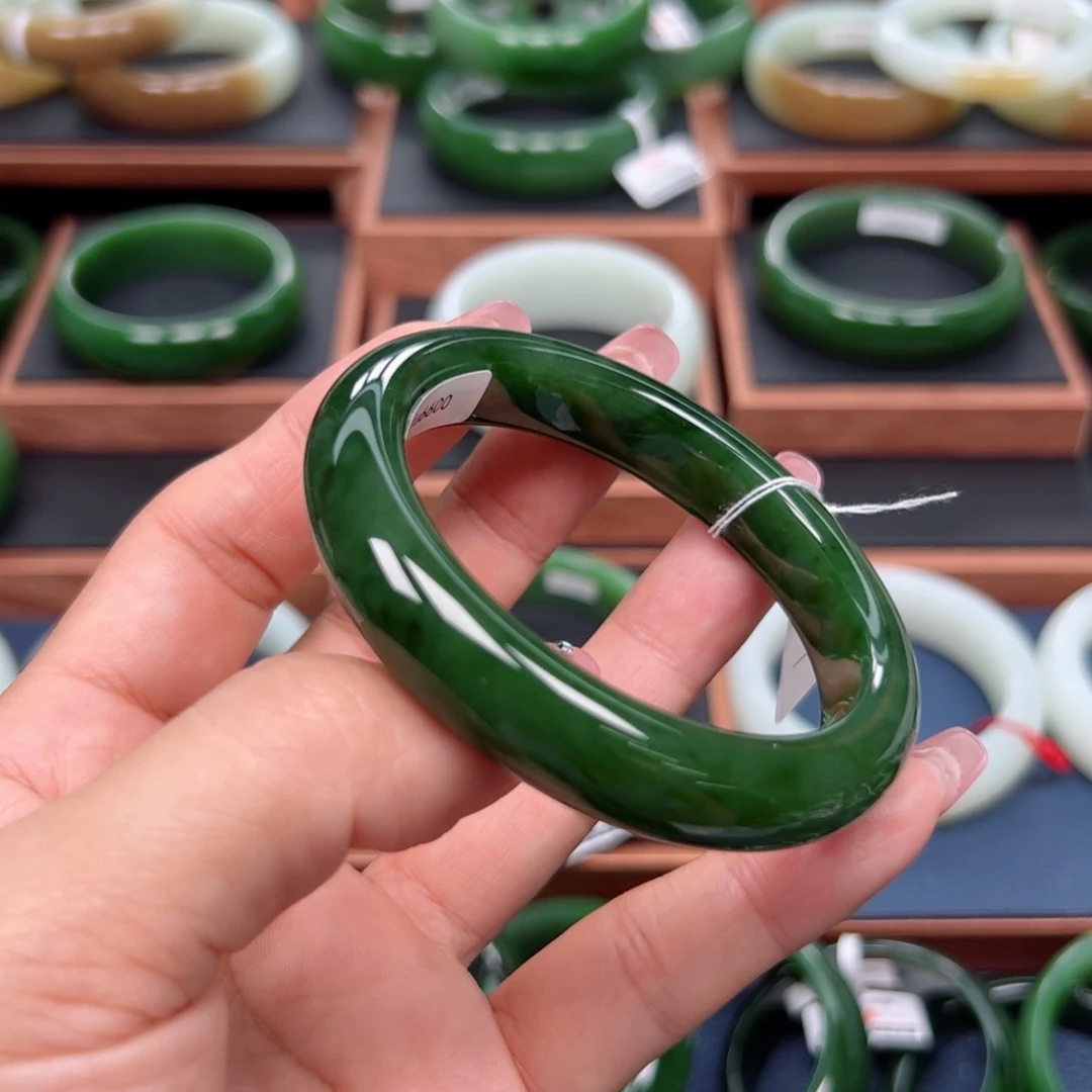 未镶嵌手镯和田玉（碧玉）