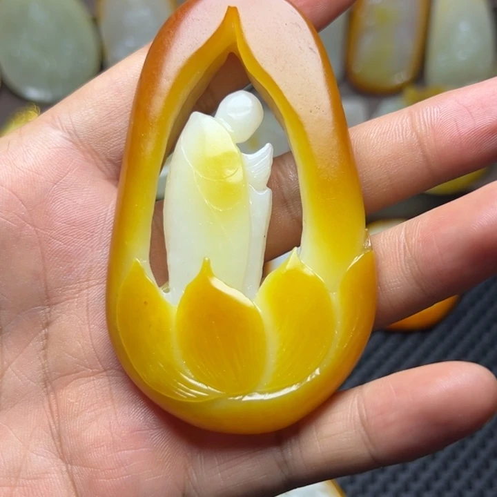 和田玉未镶嵌颈饰