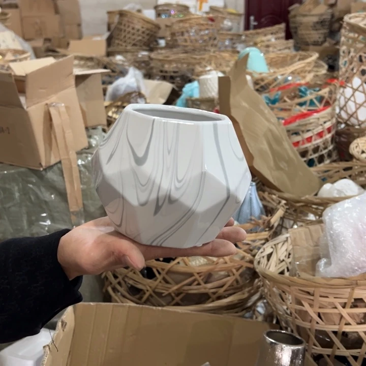 瓶高度12厘米口径9厘米