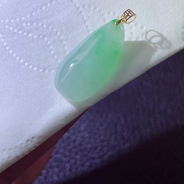 翡翠18K金镶嵌颈饰翡翠