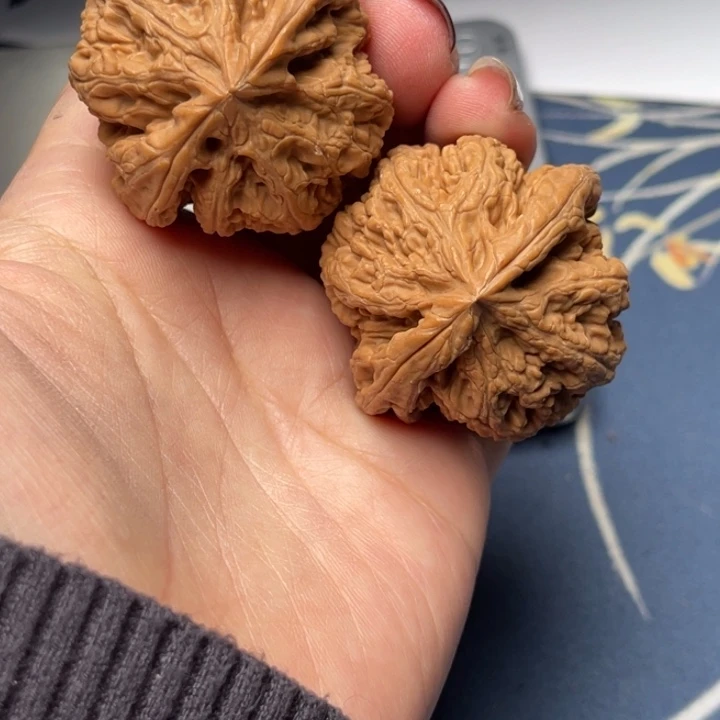 文玩核桃把件粗筋43