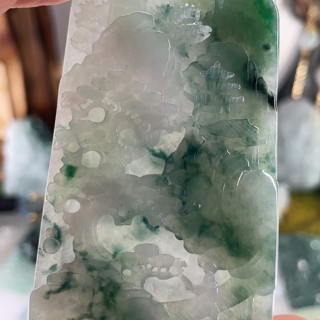 翡翠颈饰未镶嵌山水牌