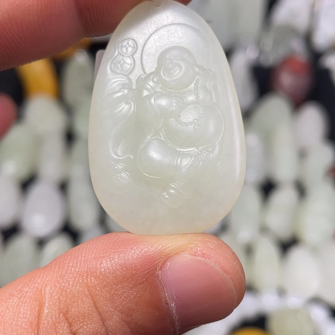 和田玉未镶嵌颈饰吊坠