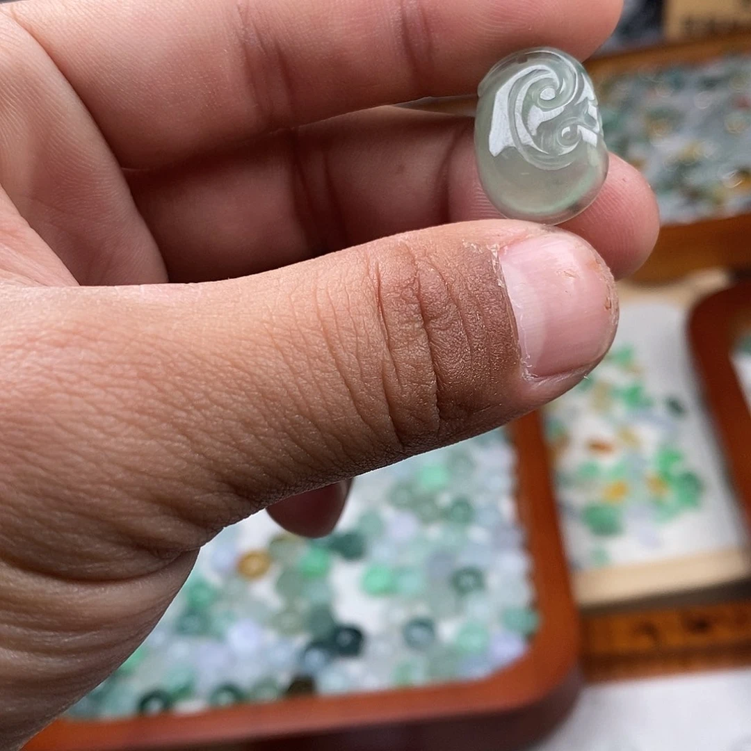 翡翠颈饰未镶嵌福利