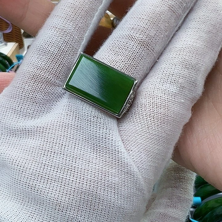 知***乐和田玉戒指未镶嵌