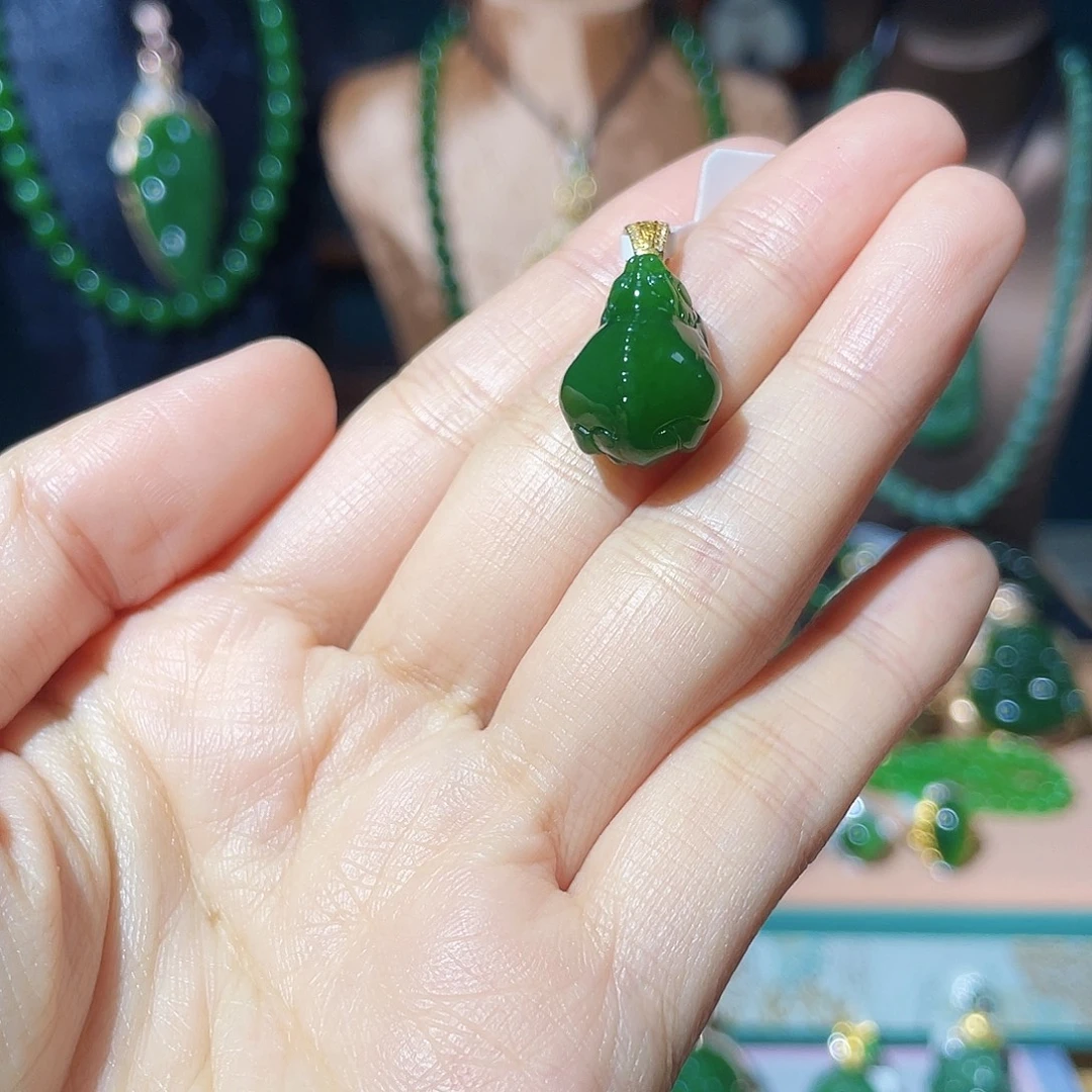 和田玉（碧玉）18K金镶嵌吊坠(不含链)