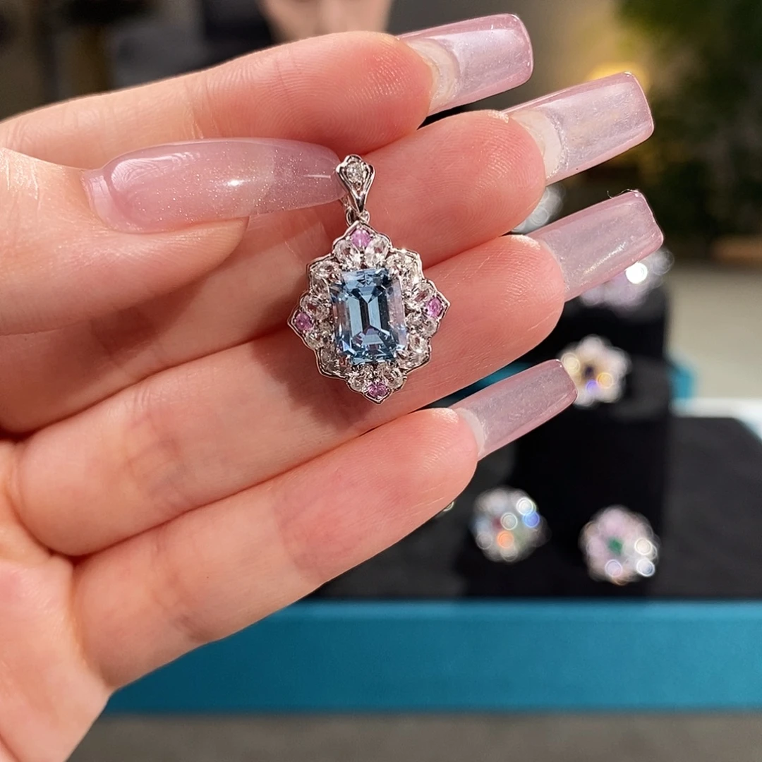 海蓝宝石铂Pt950镶嵌颈饰2.32ct