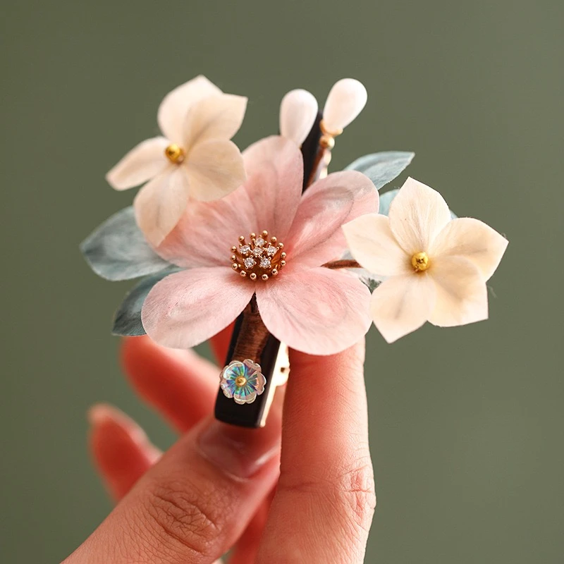 原创发卡设计绒花蚕丝手工边夹汉服新中式花朵发夹头饰绒花发簪