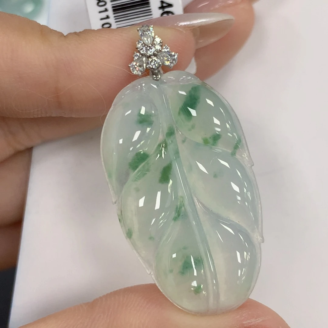 颈饰18K金镶嵌翡翠