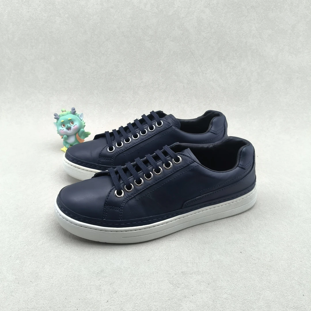 95新 Prada/普拉达 40码/深蓝色鞋舌大logo 低帮时尚休闲板鞋
