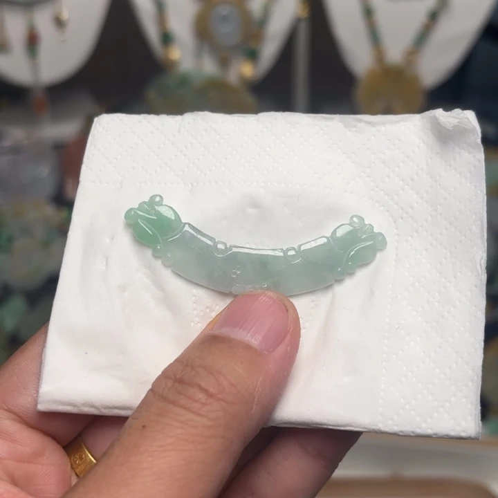 翡翠颈饰未镶嵌芸*吊坠