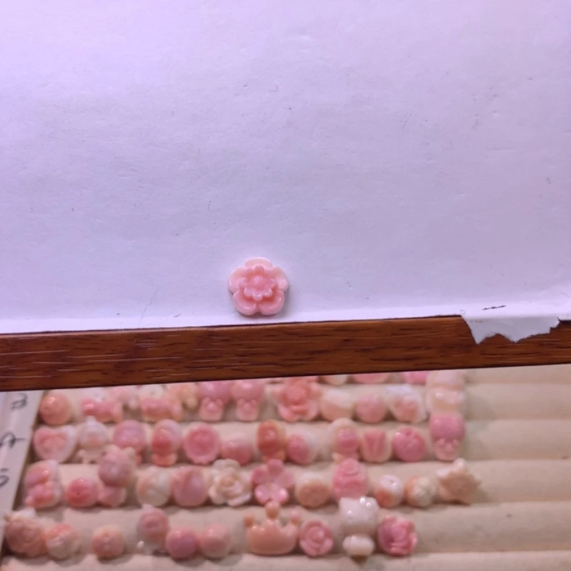 【闪购商品】查罗石颈饰合金福利