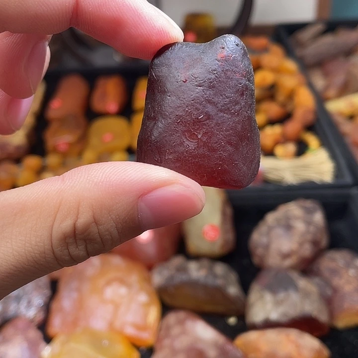 琥珀未镶嵌珠宝奇石